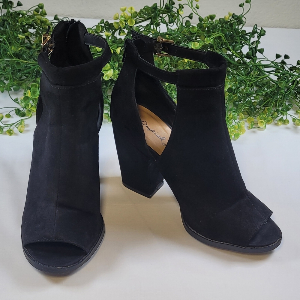 Qupid Black Peep-Toe Heeled Boots